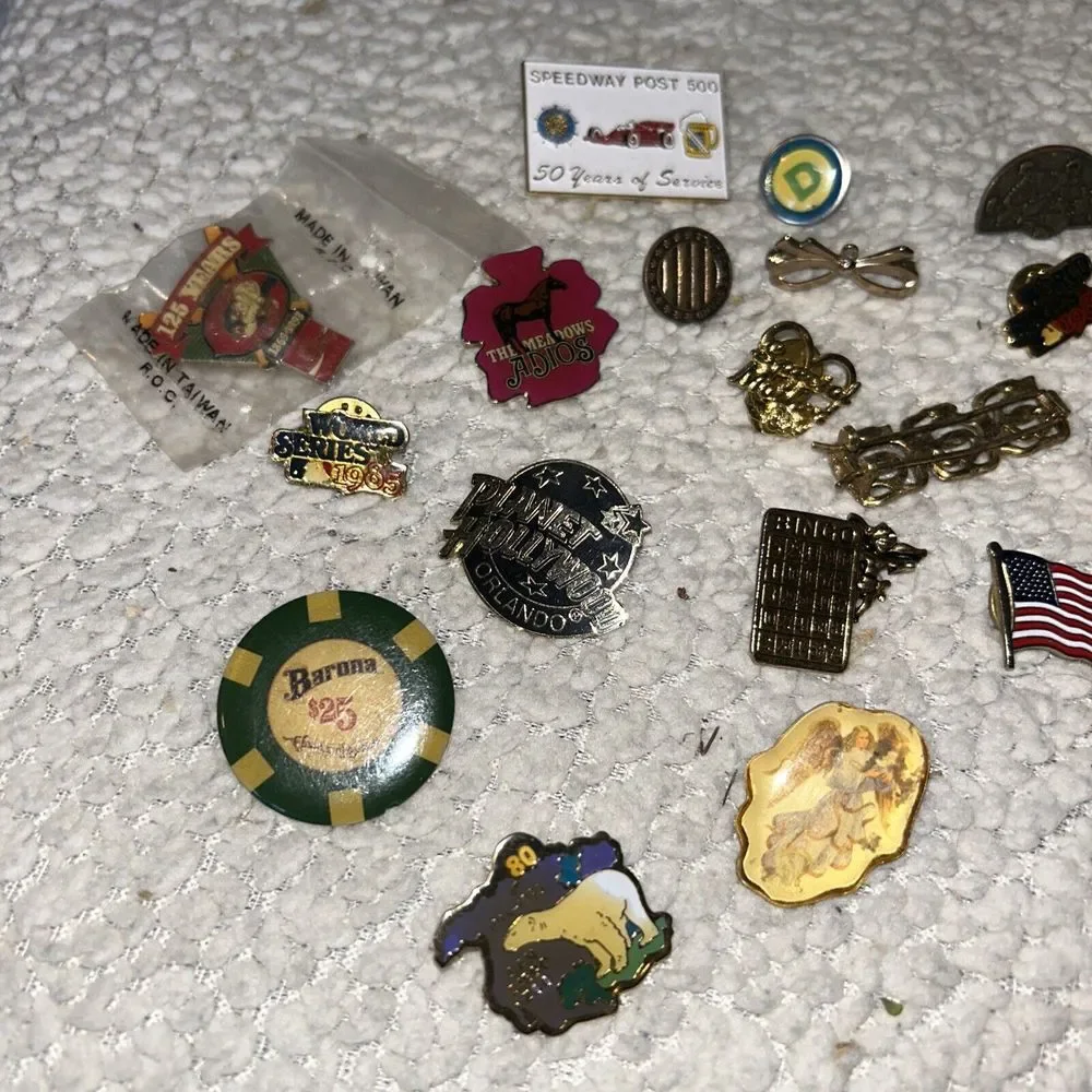 N/A vintage pin